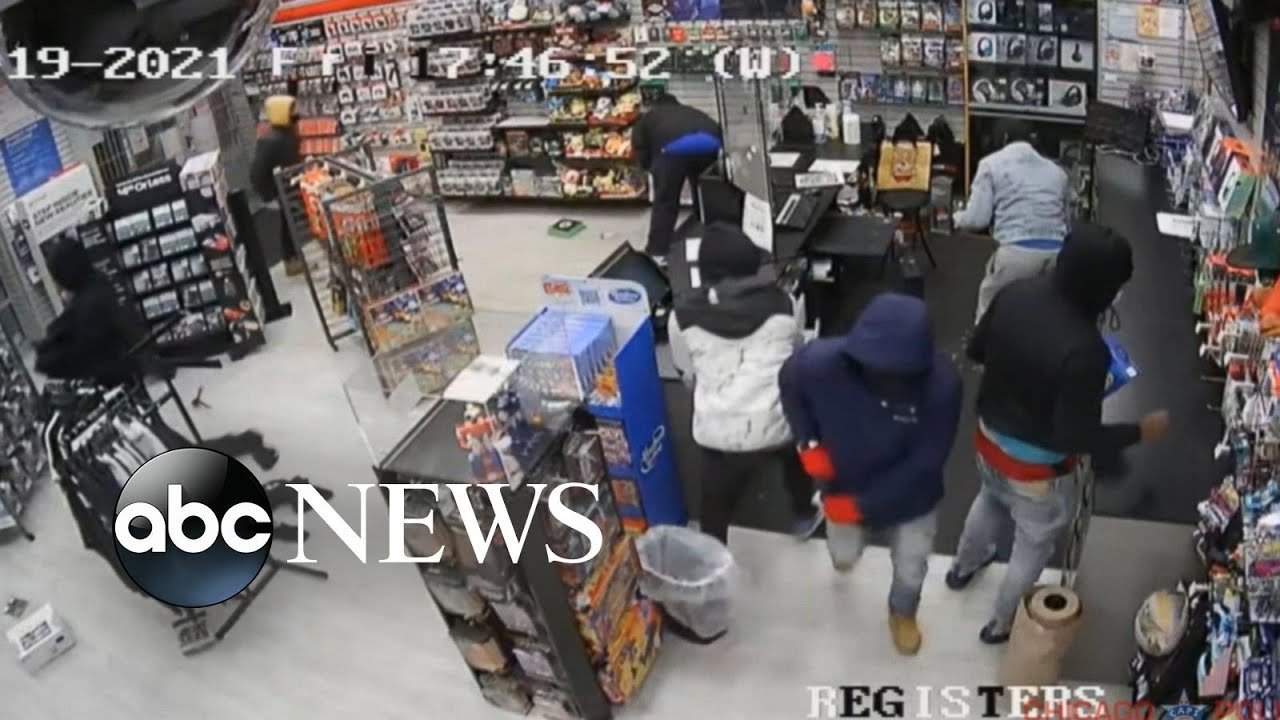 Manhunt for smash-and-grab robbers