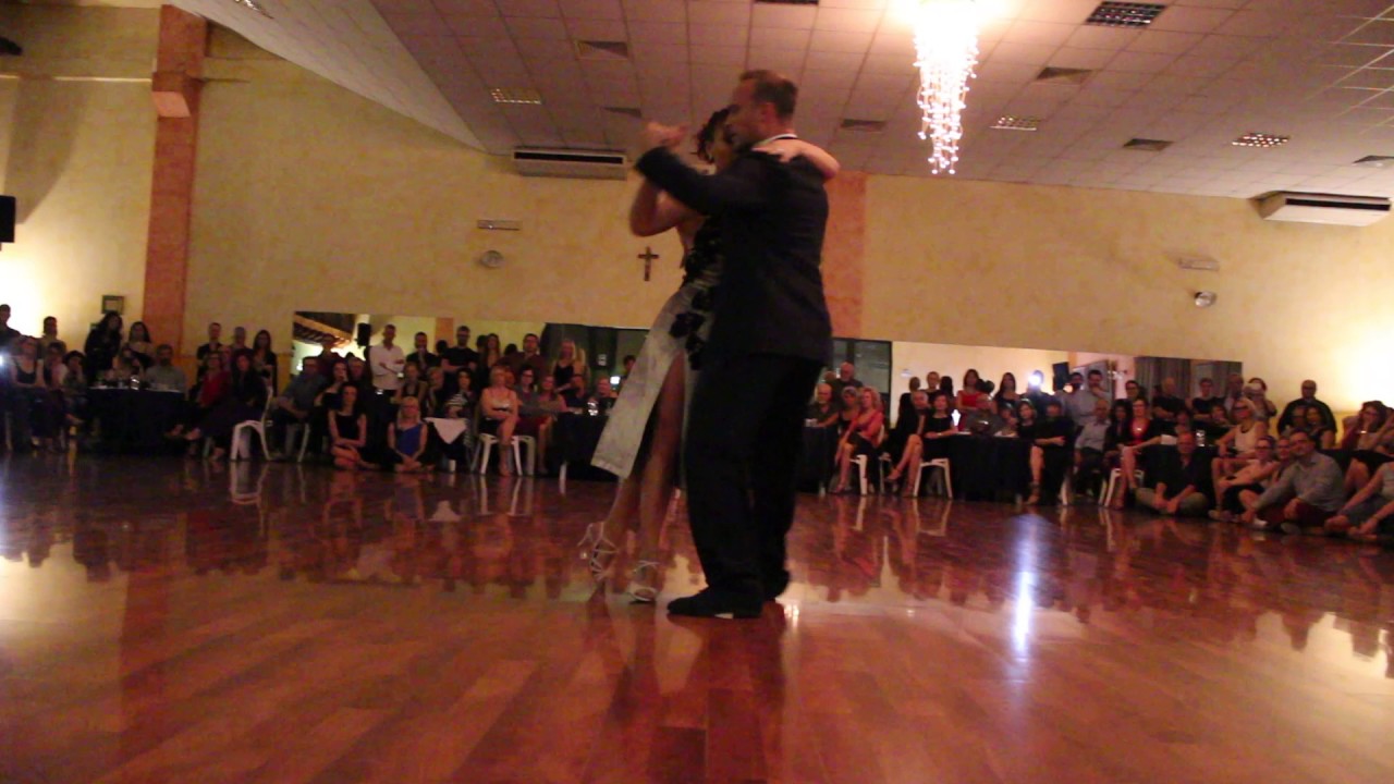 ESIBIZIONE DI TANGO PAOLA PINESI & ALBERTO BERSINI