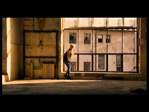 IVANA BRKIĆ - LUDA MALA 'NES RMX (OFFICIAL VIDEO)