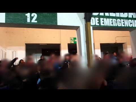 "Liga Liga compadre" Barra: Mafia Azul Grana &bull; Club: Deportivo Quito