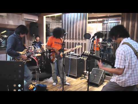 METRO P.O.L.I.S - IRON LADY