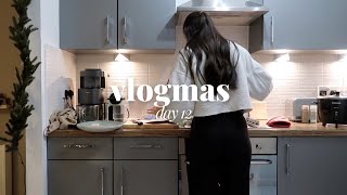 Vlogmas Day 12 | christmas movies, frosty walks & self care evening