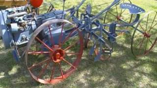 preview picture of video 'Utica Ks  May 1st 2010 Gas engine & tractor show 003.MP4'
