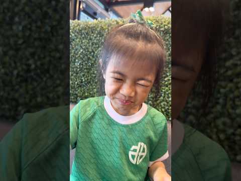 น้องมิลิน | เพื่อนๆชอบสีใหน❤️ #เด็กน่ารัก #น้องมิลิน #โบ๊ะบ๊ะshorts #ตลก