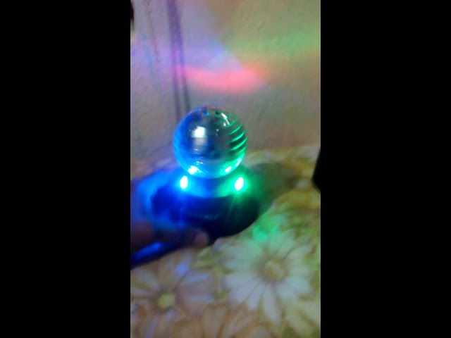 Vídeo relacionado con Boland - 00749 - Pendientes de bola de discoteca con luz LED, bisutería luminosa para carnaval, discoteca, festival