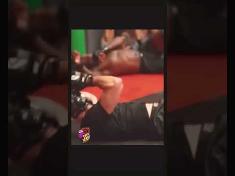 UFC MIDDLEWEIGHT CHAMPION ISRAEL ADESANYA TORE HIS MCL WHILE TRAINING BEFORE ALEX PEREIRA FIGHT 😳😳