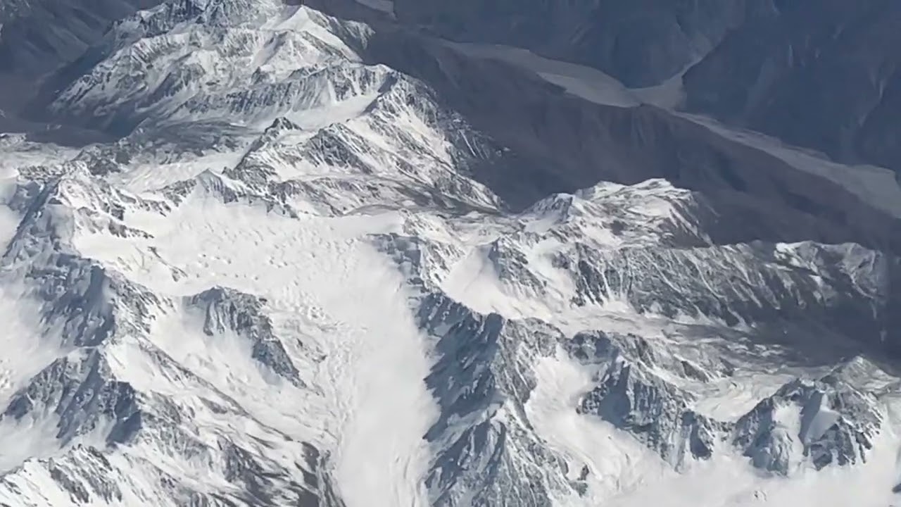 Passing over Himalayas and Mount Everest 3