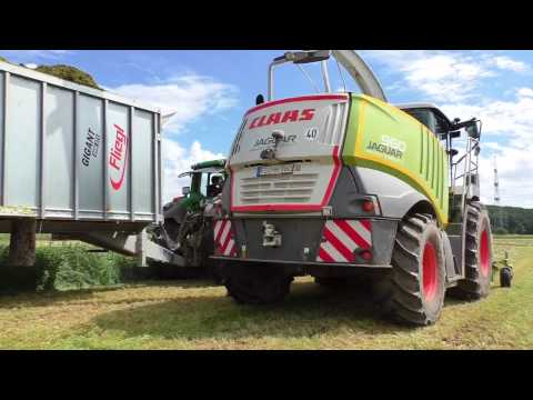 Grashäckseln 2016 mit Claas Jaguar 960, Valtra, New Holland, John Deere