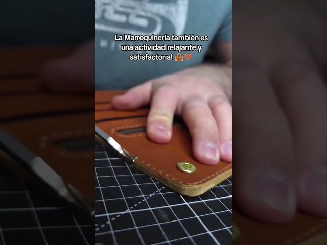 Vídeo relacionado con UHAPEER conjunto de herramientas de cuero, manualidades de cuero con herramientas, artesanías de cuero con video tutoriales, sellos, juegos de proyectos artesanales, juegos de cuero para cuero