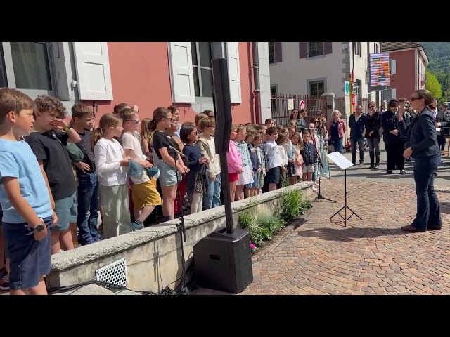 Vidéo Marignier — 8 mai 1945&thinsp;:&thinsp;un hommage vivant porté par la jeunesse id:bryCP2ZMFqs