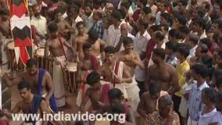 Arrival of oracles at Pisharikkavu temple, Kozhikode