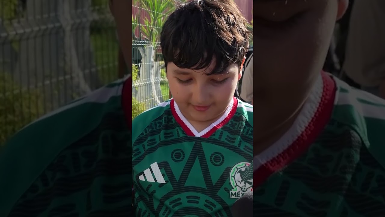 Video | Iran's soccer team greets fans in Mexico