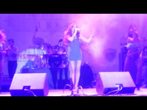 Elena Gheorghe feat. JJ - Pana dimineata live Sibiu - Tribuna 130 ani