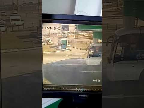 В Астрахани перевернулась маршрутка