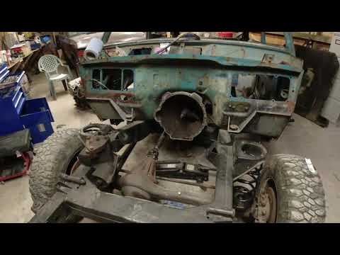 Episode 30 - 1971 Range Rover BOB - clutch and engine alignment shenanigans - Parental warnings