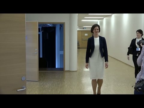 Nya jobbmål ska rädda Moderaterna - Nyheterna (TV4)