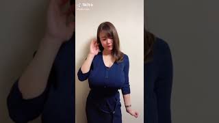 【おっぱい】 tiktok 乳揺れダンス 巨大過ぎて・・・ #Shorts