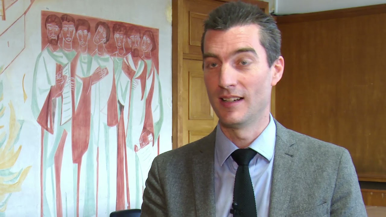 Petite Question : L’intelligence artificielle va-t-elle remplacer les juges et les avocats ?