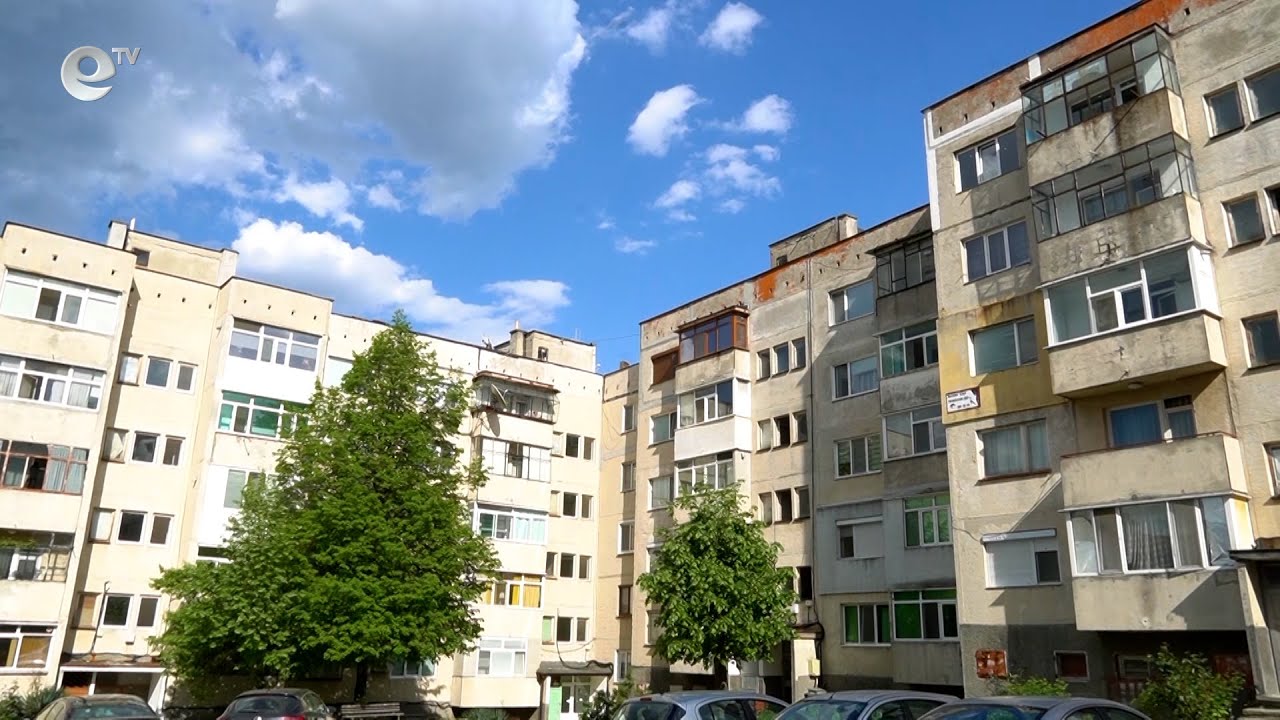 Фирма близка до бившия кмет на Кърджали бави процедурите за саниране на два жилищни блока