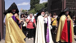 Դուրս բերվեց Ս. Հովհաննես Մկրտչի մասունքը