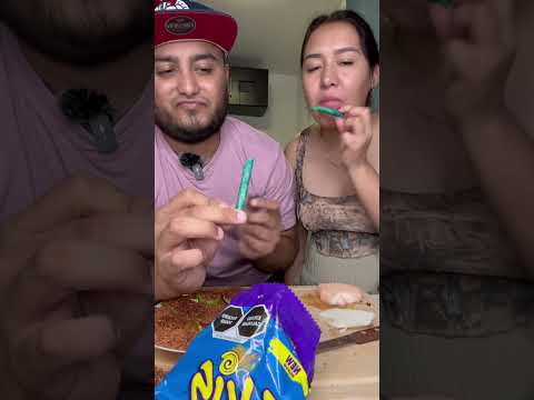 Takis fuego Mexico vs USA cual pica más? #algotranqui #mukbang #comida #humor #mexicansnacks