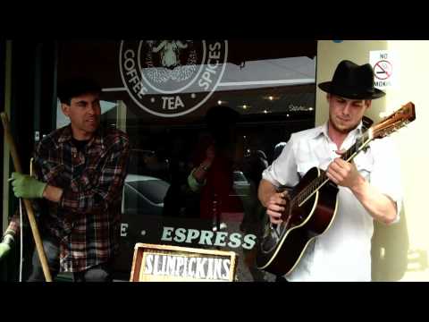 Buskers in the Pike Place Market - Slimpickins