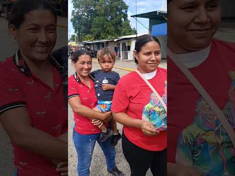 el pueblo en la calle apoyando a nuestro presidente Nicolás #nicolasmaduro #venezuela #cojedes