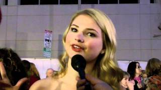 Stefanie Scott Talks &quot;Girl I Used to Know&quot; Music Video at the Hollywood Christmas Parade!