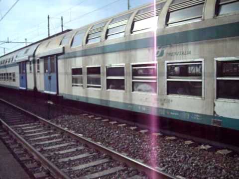 Carrozze a 2 piani in partenza da Sestri Levante con E464