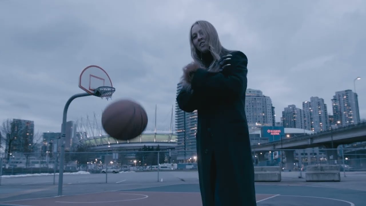 Eliza Niemi - DM BF (Official Music Video)