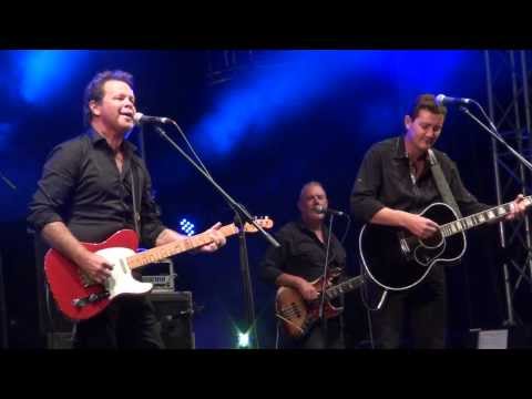 Troy Cassar Daley & Adam Harvey - Mama Tried