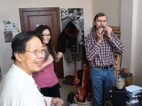 TRAN QUANG HAI , OLGA PRASS, AKSENTY BESKROVNY and others in a jam session of Jew's harp