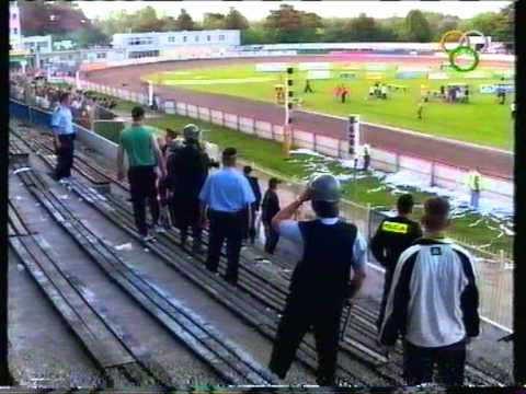 atak kibiców rowu rybnik na sektor falubazu .mpg