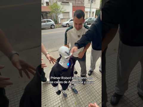 pobre se peleó contra todos😂 #argentina #robot #viral #fyp #shorts
