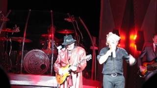 Download lagu Rod Stewart & Santana at Pinnacle Bank Arena Jun 7 2014 mp3