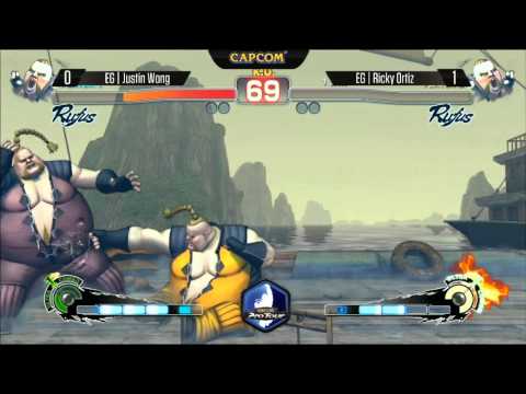 NCR 2014 - SF4 AE - EG Justin Wong vs EG Ricky Ortiz - Top 16 Winners