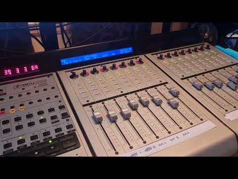 Mackie MCU Pro Universal DAW Control Surface image 2