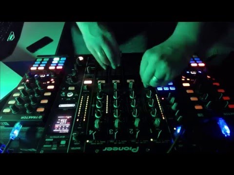 Tom Tronic -BEAT ROOM- Techno Set March 2016