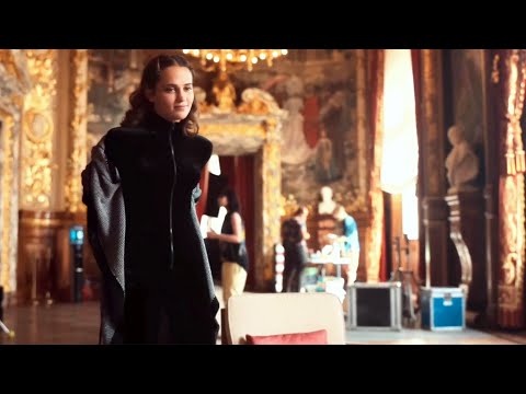 Mira & Laurie - Take Off Your Coat!