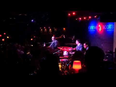 Joey DeFrancesco Trio feat. Jeff Parker and George Fludas at Ronnie Scotts #1