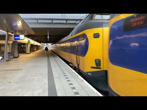 6 bakken ICMm vertrekken van Utrecht Centraal (1-10-22)