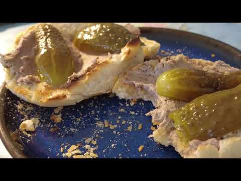 MongoTV_8580 - Min Aftensmad - Ristet BOLLE Med LEVERPOSTEJ og Syltet DRUE AGURK