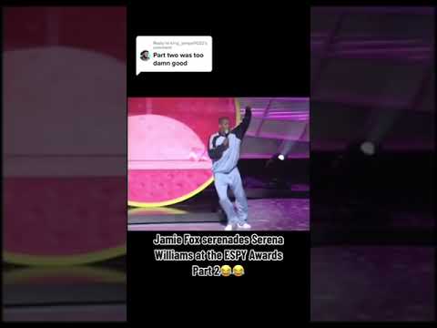 Jamie Foxx singing to Serena Williams