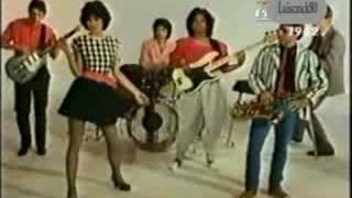 The Waitresses - I Know What Boys Like video