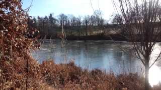 preview picture of video 'Ice Skating in the Highlands | Cherokee Park Golf Course Pond | Highlands Home Place'