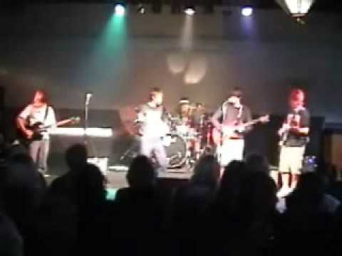 Chris Davies Band playing Lay Down