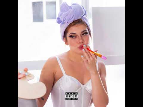 Rena Brunette - No make up