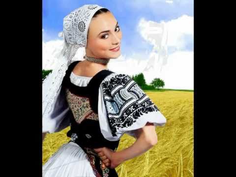 Radio Bratislava Slovenské Ľudové Piesne / Slovak Folk Song: "Ej, Rozmajrín, Rozmajrín"
