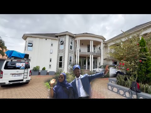 How Ssemujju Nganda and Wife left their Home for Nominations escorted by a large crowd #ogapromoug