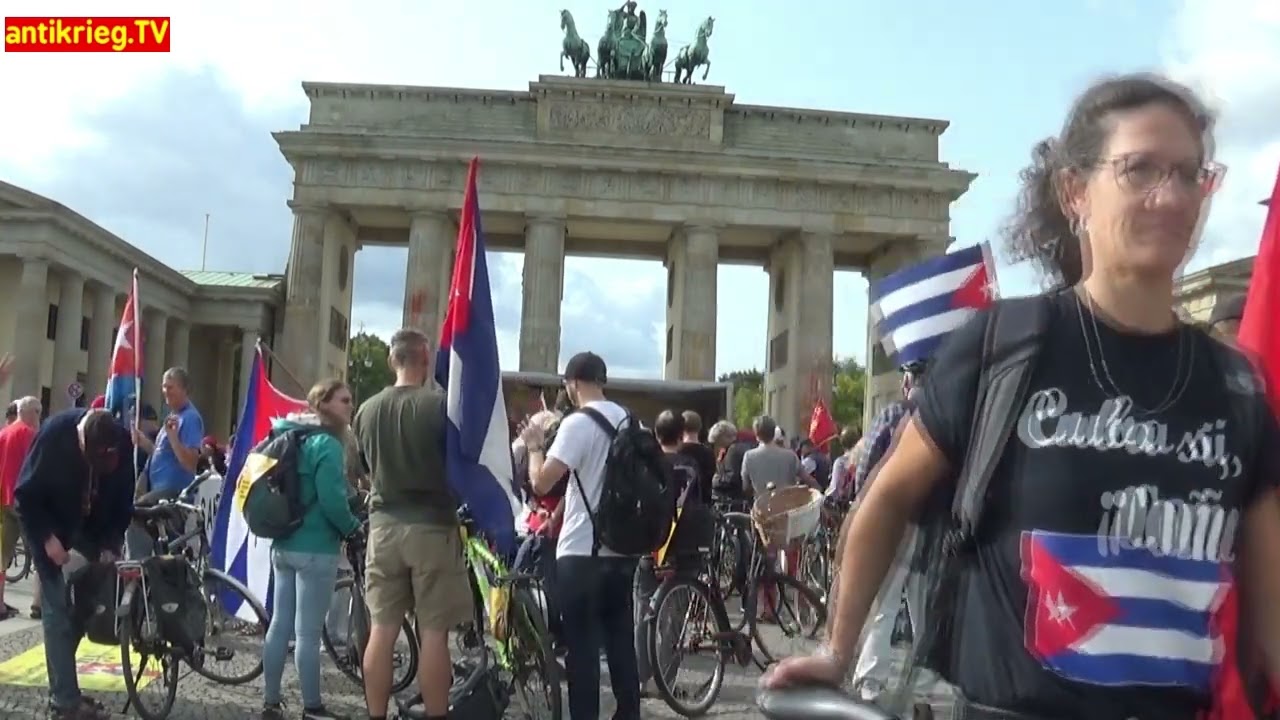Stoppt die US-Blockade gegen Kuba - Fahrrad-Demo am Brandenburger Tor - 30.9.23 - Reden